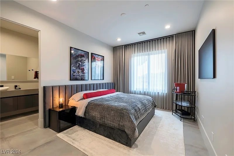 Gallery Image 6